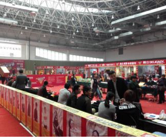 ���c����(d��ng)�߄�����M(j��n)��  ����